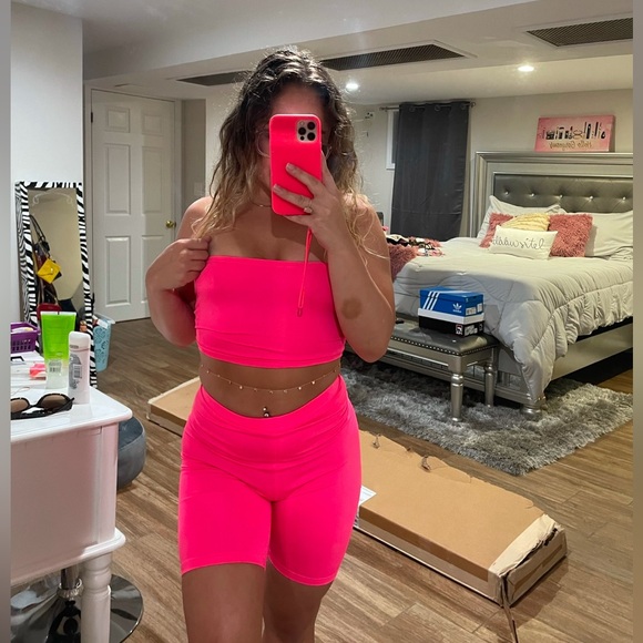 NWOT 2 Piece Neon Hot Pink Set - Picture 1 of 2